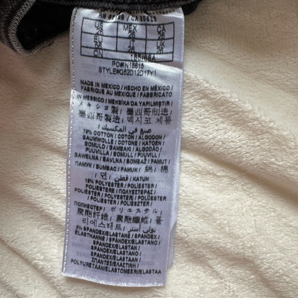 Vintage Guess Cut Off Jean Shorts - Picture 7 of 8